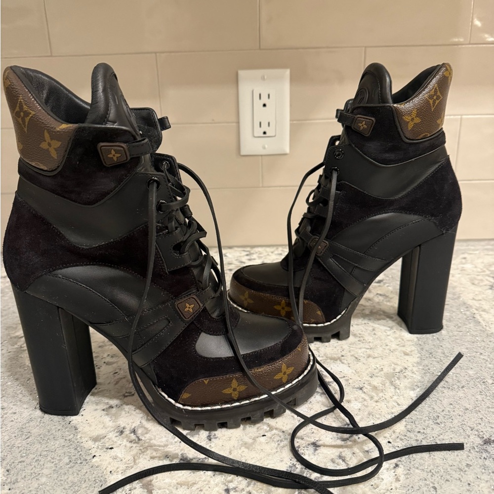 Louis Vuitton ankle boots size 40